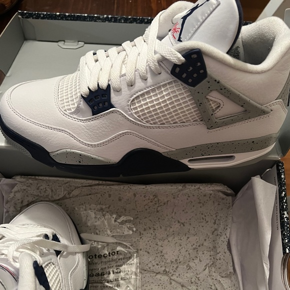 Air Jordan 4 midnight navy - Picture 1 of 3